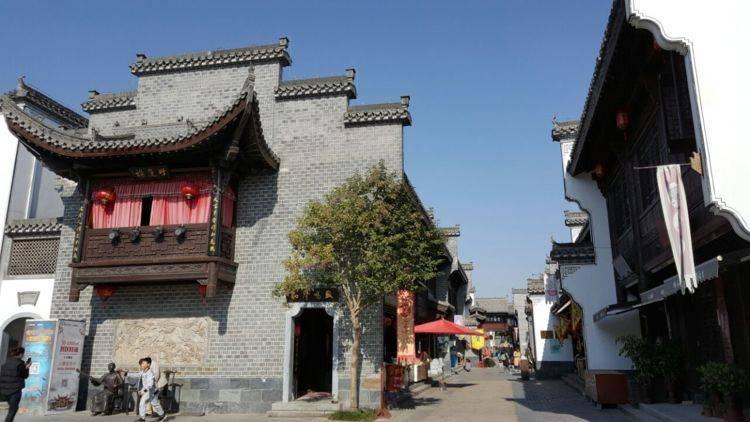 沪指午后翻红，上证综指ETF涨0.6%，上海贝岭涨停